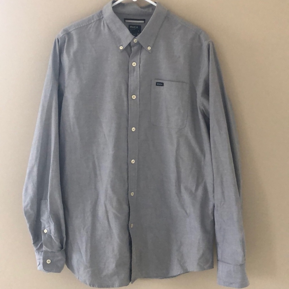 Men’s L slim cut RVCA Oxford shirt.